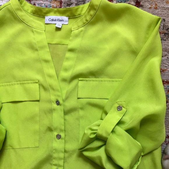 Calvin Klein Tops - Calvin Klein Blouse 💚